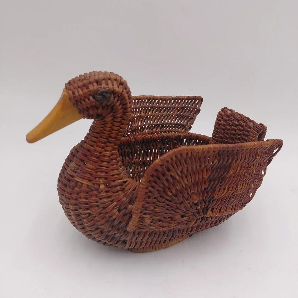 Vtg 90s Avon Rattan Woven Wicker Duck Basket Wood Beak Cottage Cabin Rustic